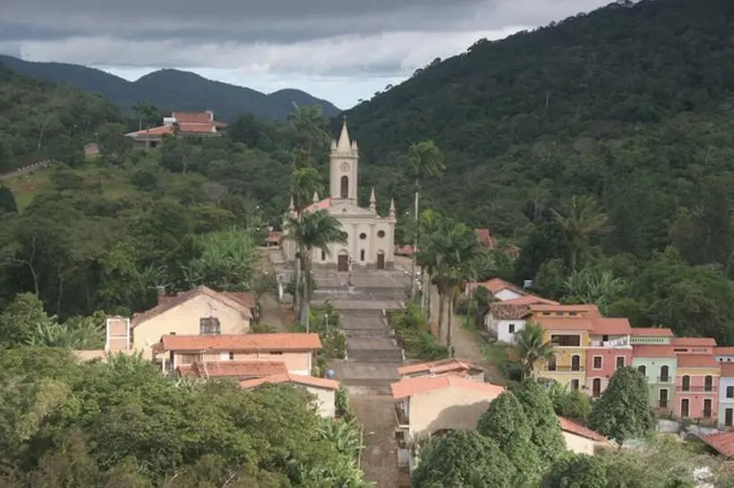 Imagem da notícia: Em nova onda da Covid, veja como está Guaramiranga, 1ª cidade do CE a vacinar toda população com D1