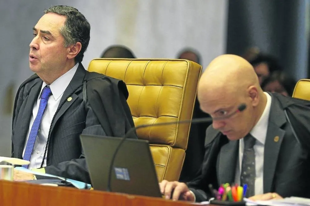 Ministros Roberto Barroso e Alexandre de Moraes fecham o cerco contra a disseminação de desinformação no Brasil