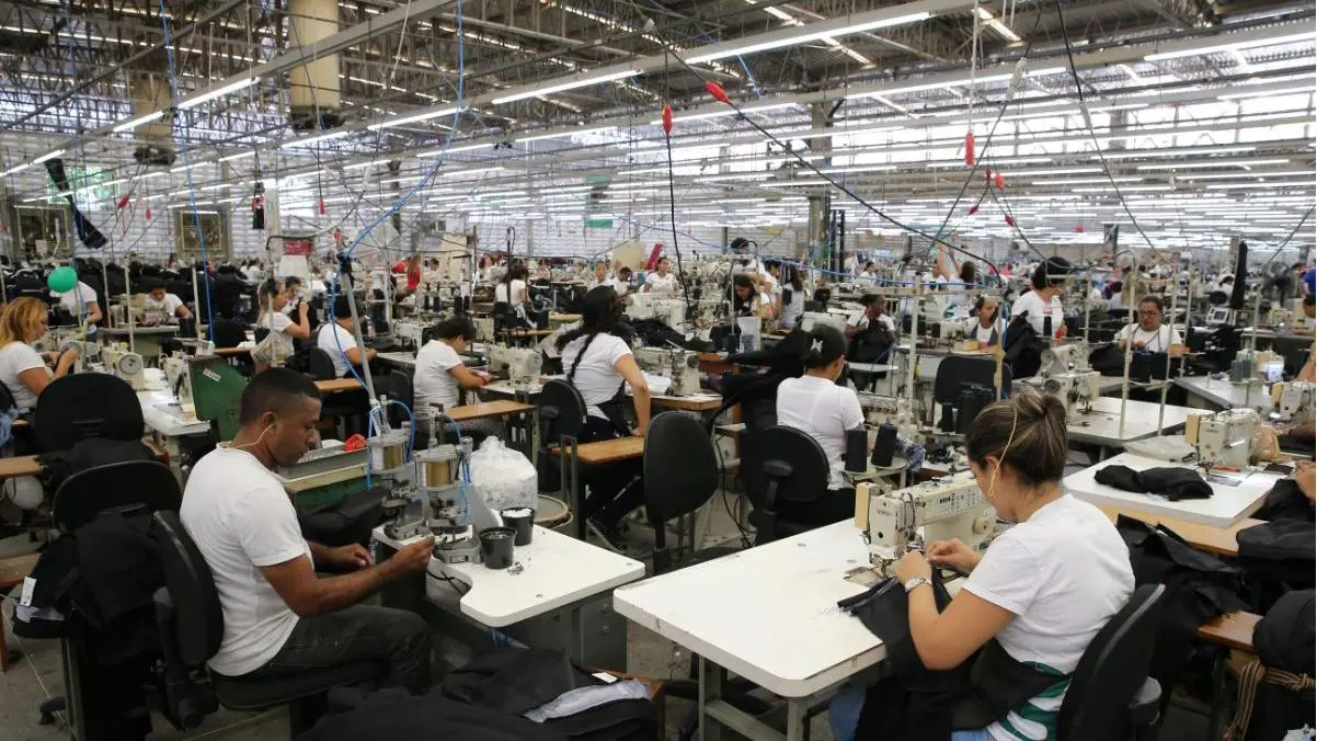Imagem da notícia: Construção de galpões industriais em cidades cearenses vai gerar 7 mil empregos 