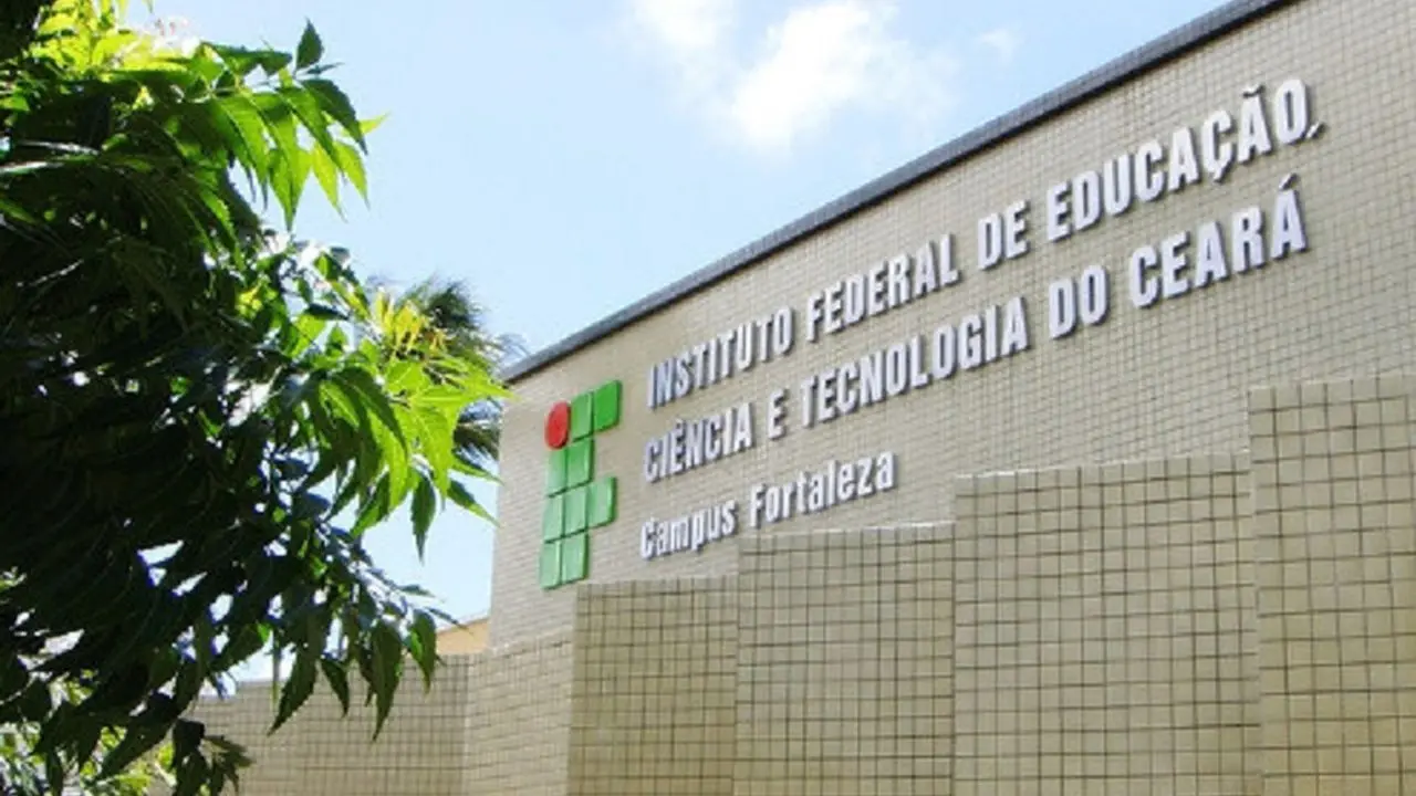 fachada do IFCE em Fortaleza