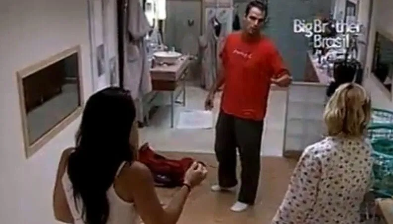 A briga, no BBB1, foi protagonizada por Cristiana Mota e Bruno Saladini.
