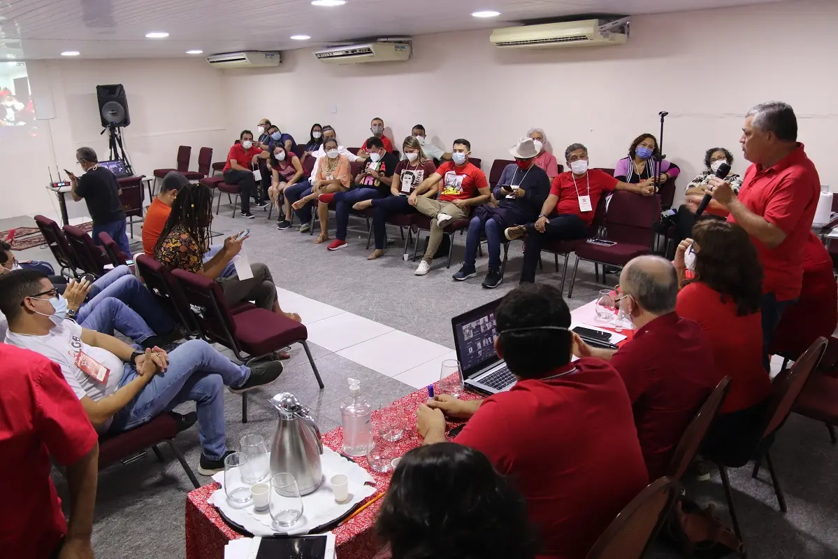 Imagem da notícia: Ao lançar Camilo pré-candidato ao Senado, PT busca amenizar desgastes com PDT e aliados