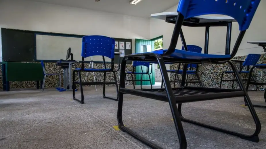 Imagem da notícia: Prefeitos seguem aguardando solução para pagar reajuste de 33,2% aos professores