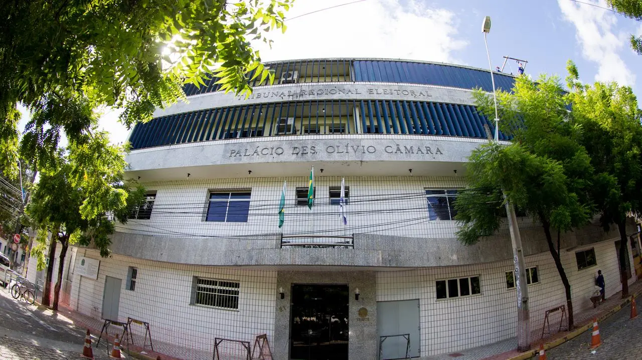 Imagem da notícia: Aglomeração em campanha eleitoral gera multa de R$ 50 mil a candidatos em Mauriti