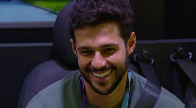 Imagem da notícia: Rodrigo se relacionava com duas mulheres ao mesmo tempo antes de entrar no BBB 22