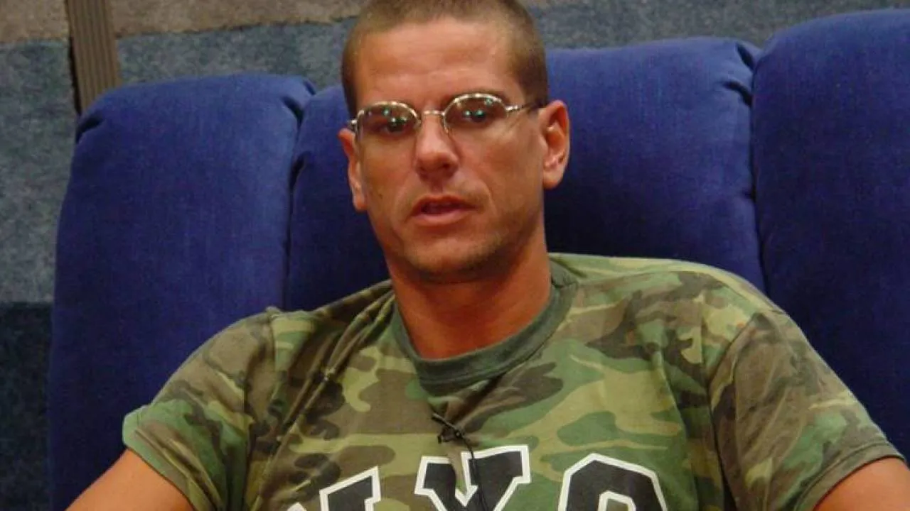 Adriano foi o vilão do BBB 1.