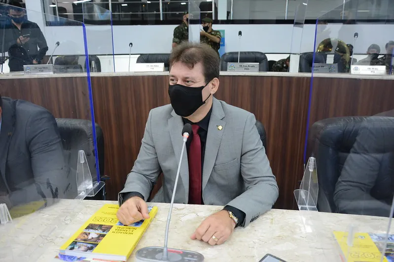 O vereador Lúcio Bruno será o relator da mensagem com reajuste dos professores