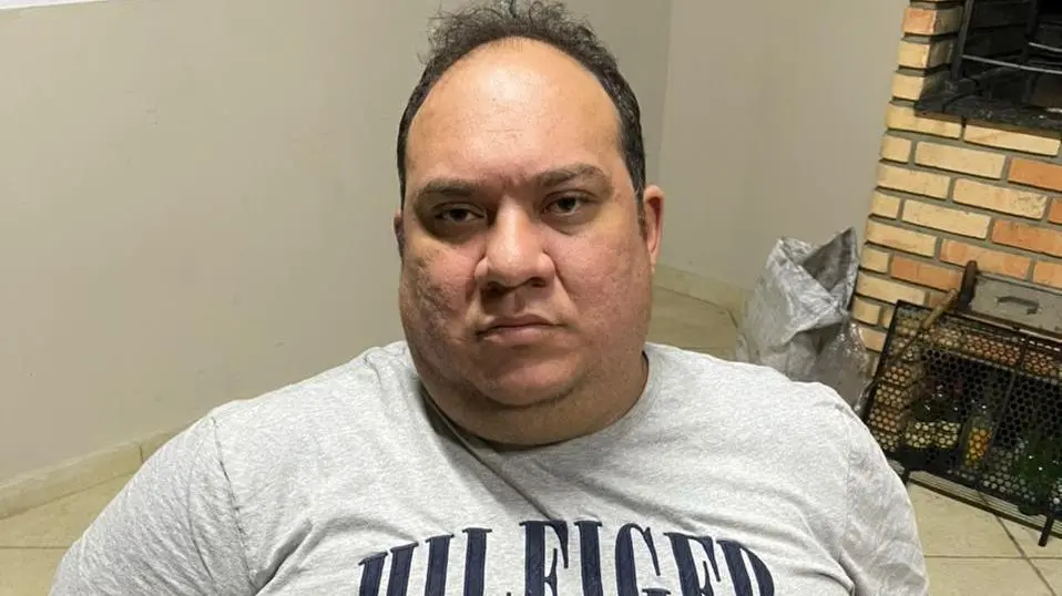 Imagem da notícia: Líder de facção criminosa preso em São Paulo é trazido ao Ceará