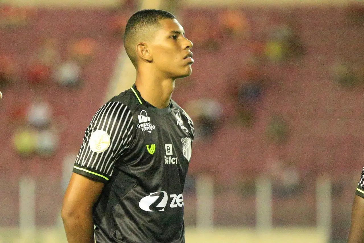 Imagem da notícia Com estreia positiva no Ceará, Marcos Victor pertence ao Floresta e tem opção de compra; veja valor
