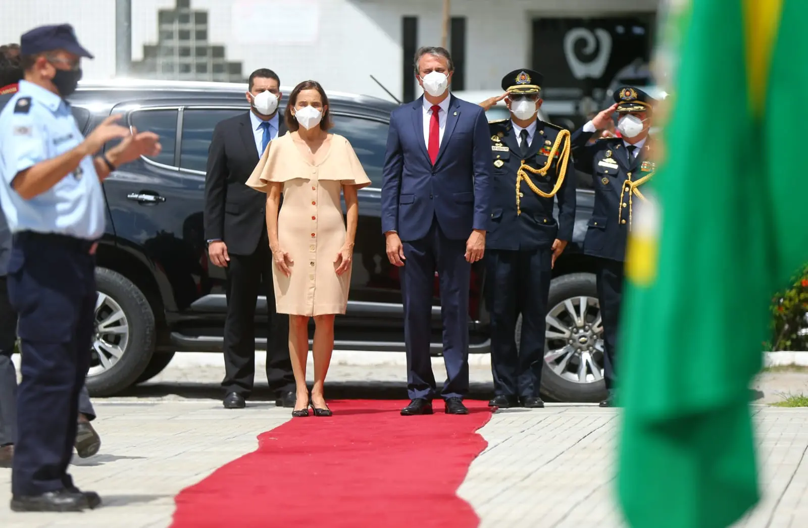 Imagem da notícia: Izolda Cela defende superar diferenças entre PT e PDT pelos 