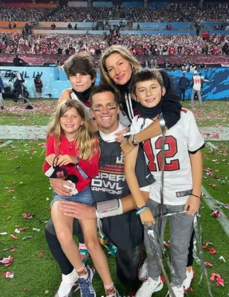 Após marido anunciar aposentadoria, Gisele reforçou que sua família sempre rezou, celebrou e deu suporte a Tom em cada jogo.