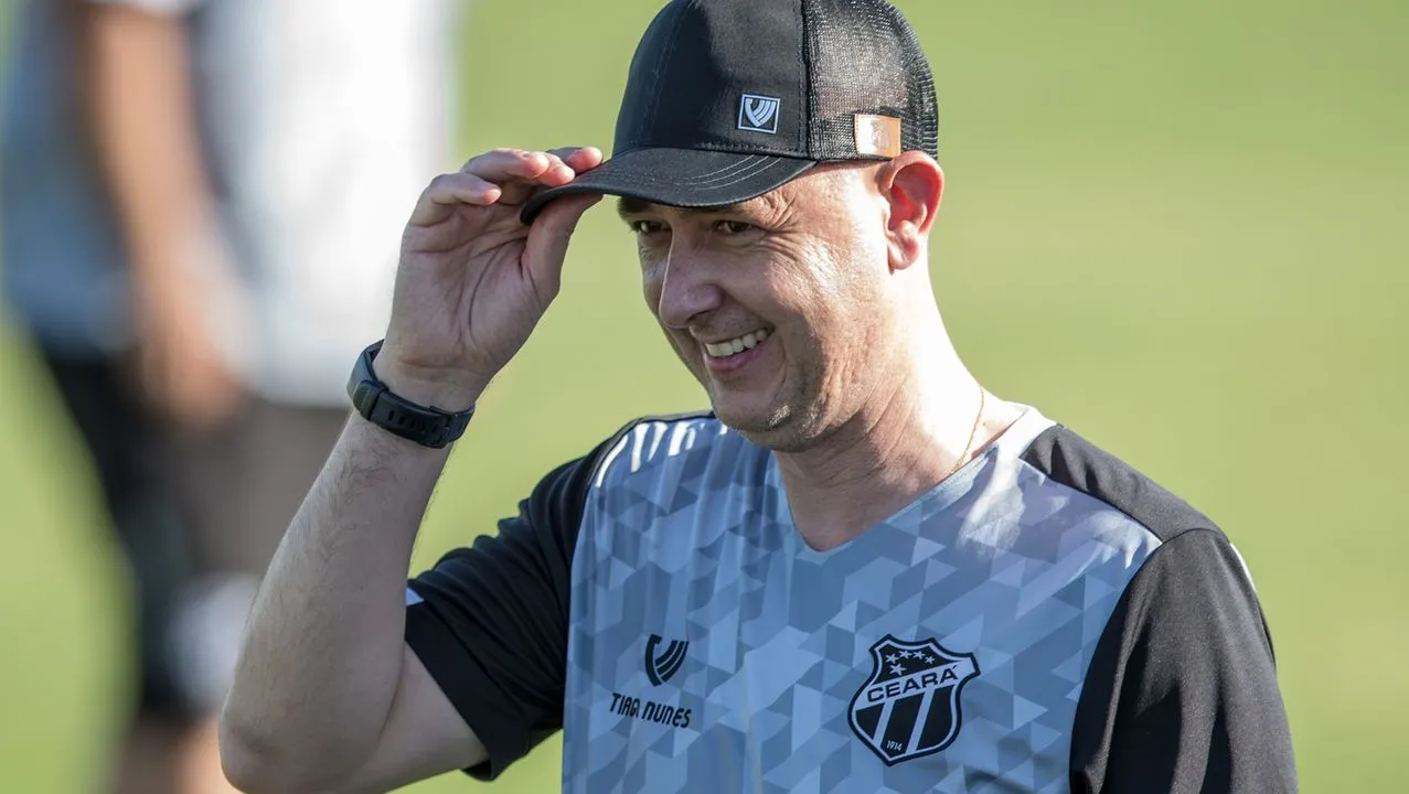 Tiago Nunes tem contrato com o Ceará até dezembro de 2022