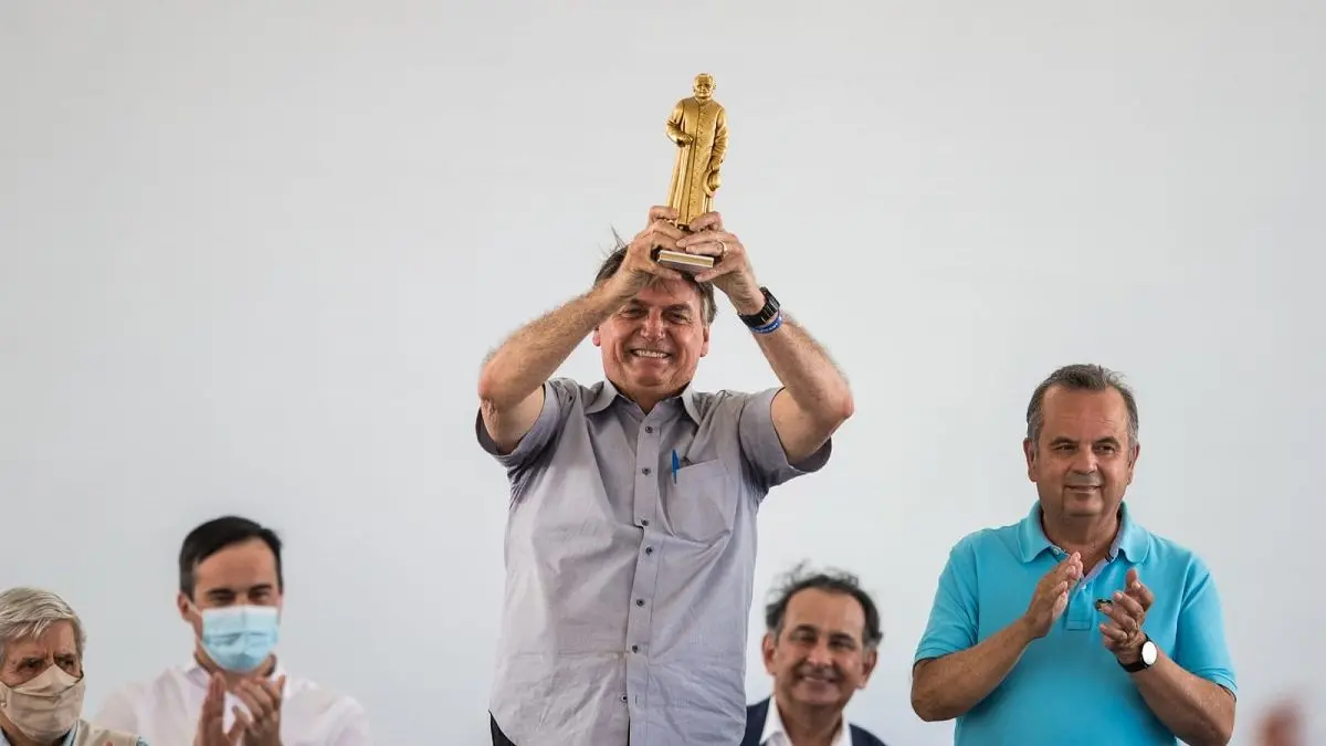 Imagem da notícia: De volta ao Ceará, Bolsonaro terá nova chance de compreender melhor a região do Padre Cícero