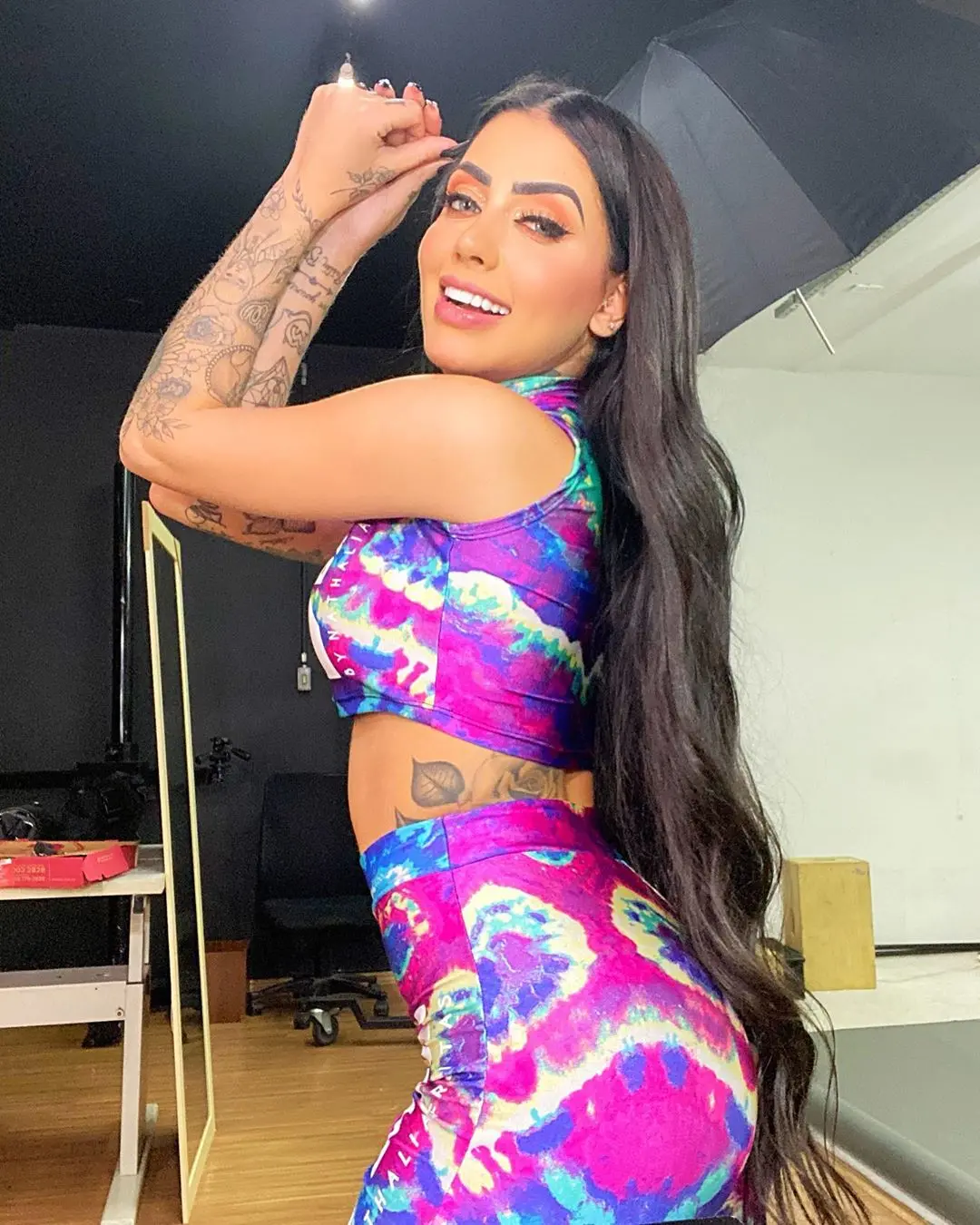 Imagem da notícia: MC Mirella revela estado de saúde após ser internada com crise de ansiedade