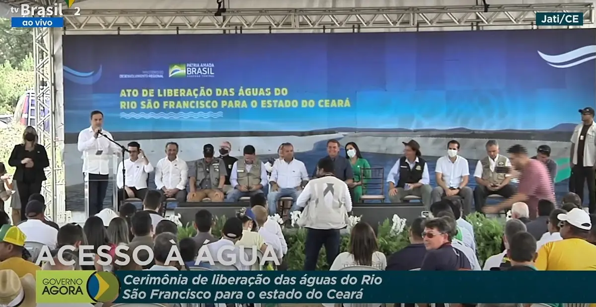 Imagem da notícia: Capitão Wagner discursa ao lado de Bolsonaro com elogio ao presidente e compromisso de apoio em 2022