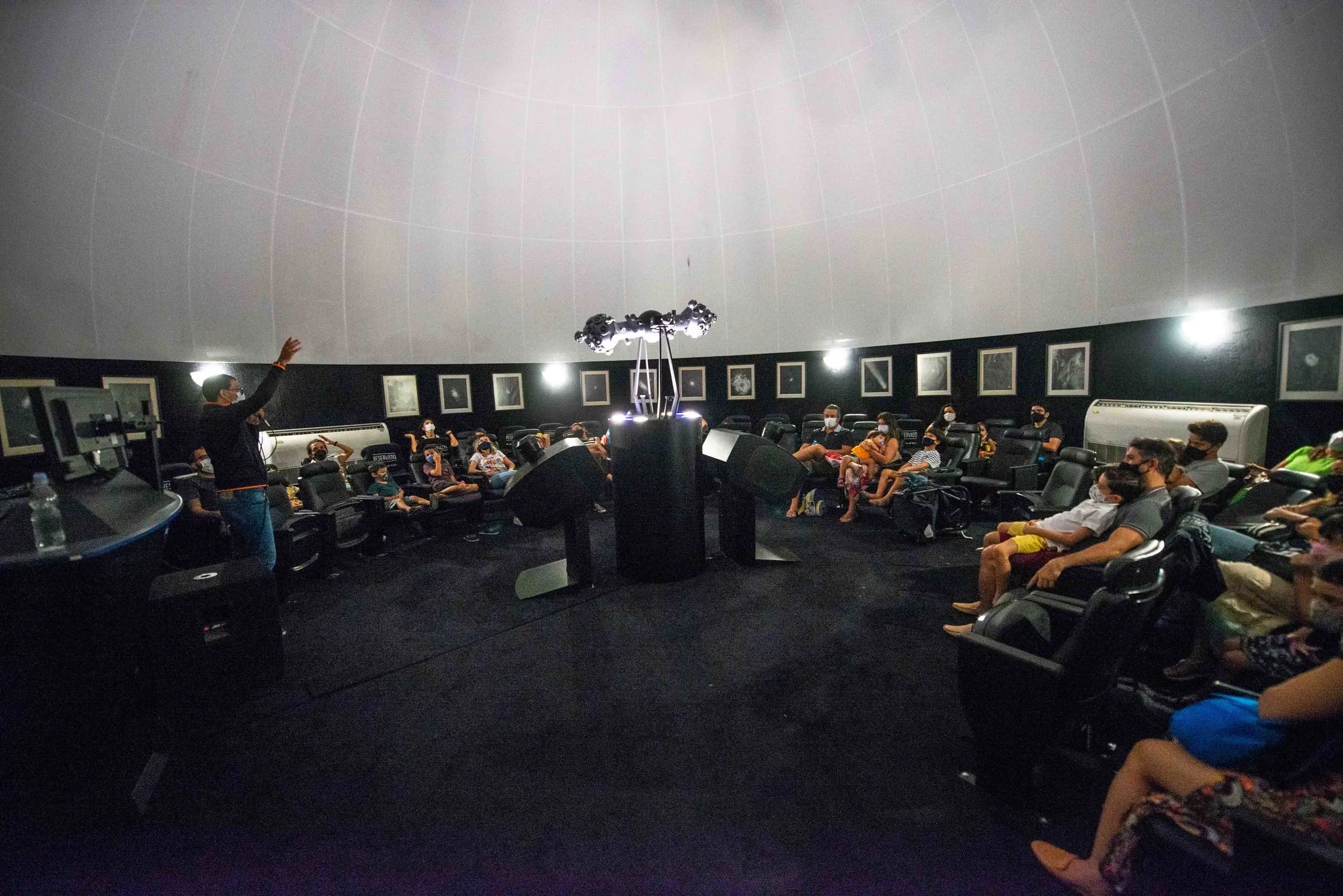 O Planetário Rubens de Azevedo está atualmente equipado com projetores digitais de última geração, os famosos Velvet Duo, da Carla Zeis, e Sistema de comando PowerDome