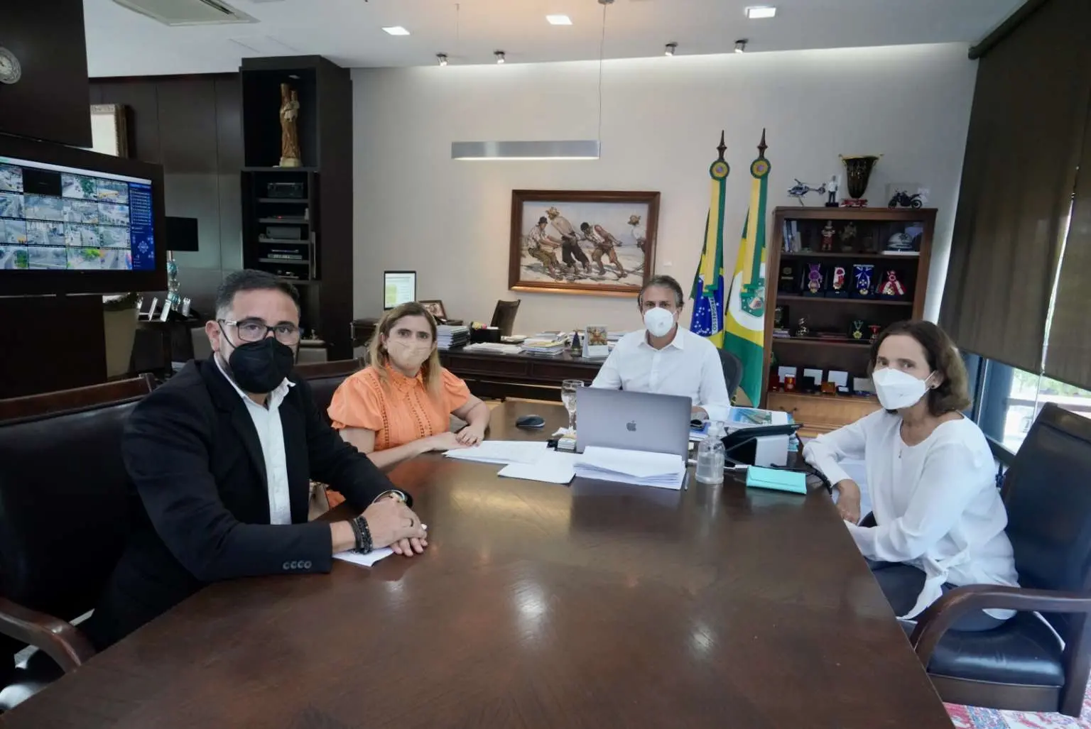 Imagem da notícia: Camilo anuncia reajuste do piso dos professores para ativos, aposentados, pensionistas e temporários