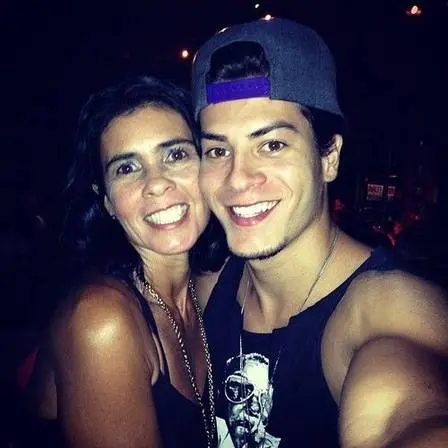 Imagem da notícia: Mãe de Arthur Aguiar e Maíra Cardi não se falam desde separação do casal e 'exposed' do ator