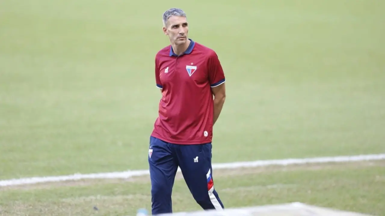 Imagem da notícia: Vojvoda avalia desempenho de estrangeiros contra Botafogo-PB e evolução: “continuar melhorando”