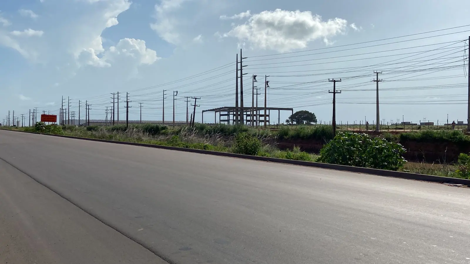 Imagem da notícia: Enel conclui retirada e relocalização de postes da CE-155