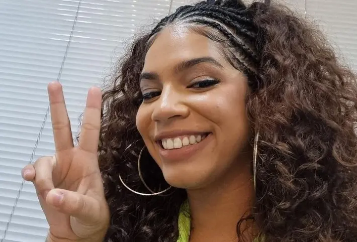 Imagem da notícia: Maria faz sua primeira aparição após a desclassificação do BBB 22