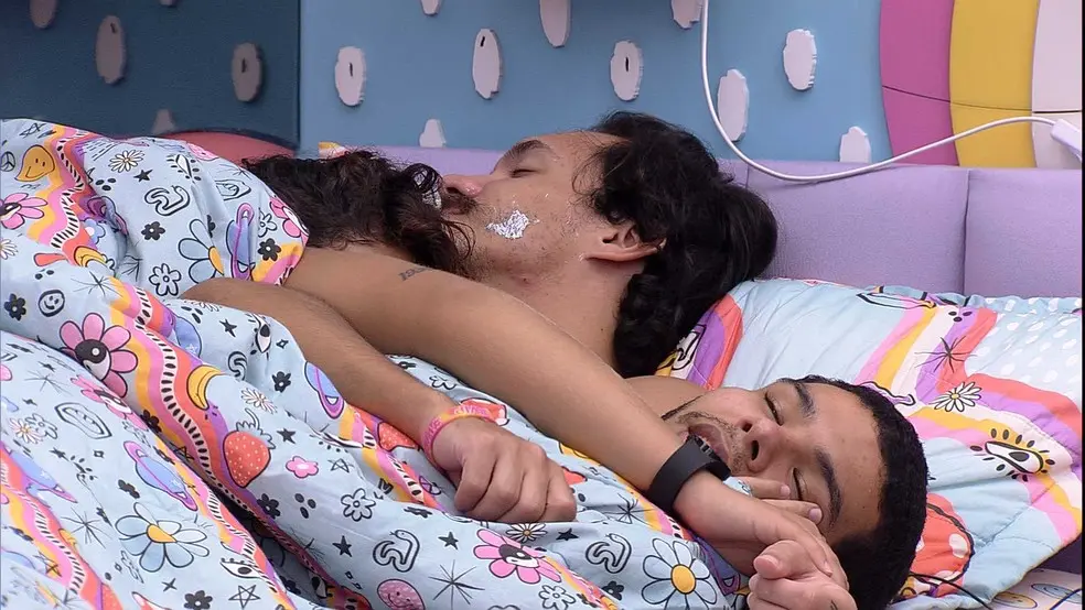 Imagem da notícia: Solidariedade ao Vyni, jovem gay que vive a roubada afetiva de se apaixonar por um hétero 