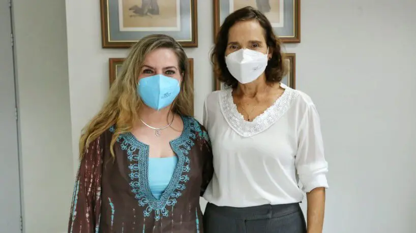 Imagem da notícia: Izolda Cela e Luizianne Lins se reúnem em meio a divergências na aliança entre PT e PDT no Ceará
