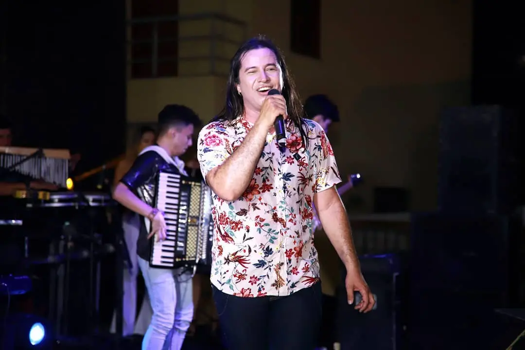 Imagem da notícia: Ex-vocalista da banda Calcinha Preta tem equipamentos musicais furtados em Fortaleza
