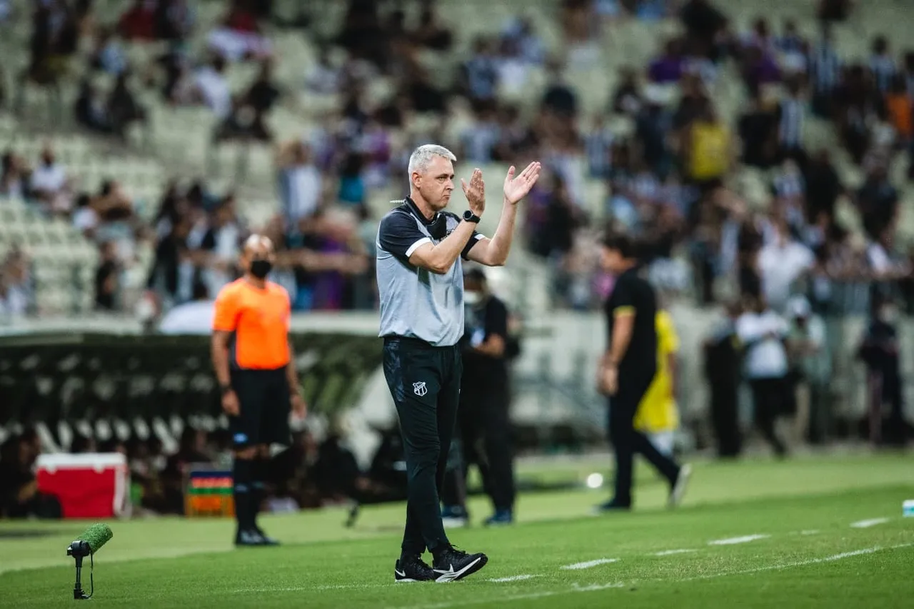 Tiago Nunes tem início de temporada no Ceará com pouco intervalo de descanso para o elenco