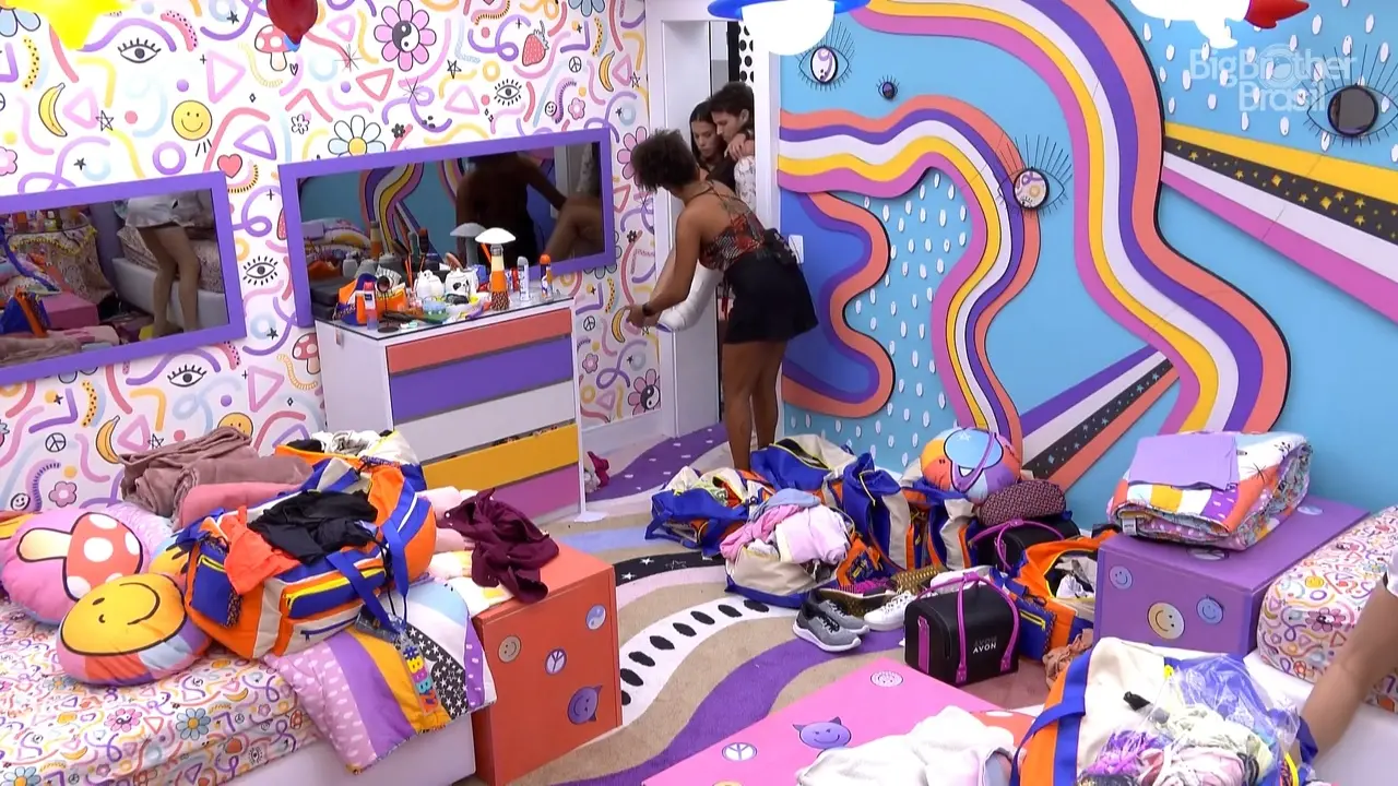 Imagem da notícia: Larissa sofre acidente em festa do BBB 22 e recebe atendimento médico 