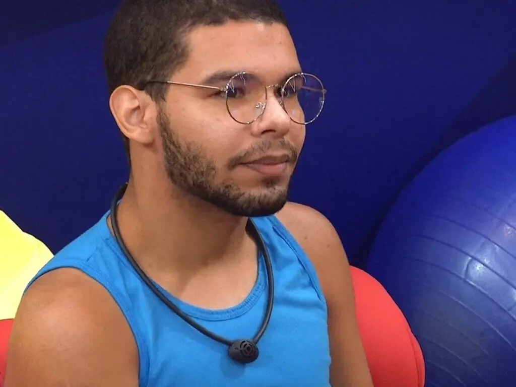 Imagem da notícia: Vyni, do BBB 22, contou aos familiares sobre orientação sexual um dia antes de viajar para reality