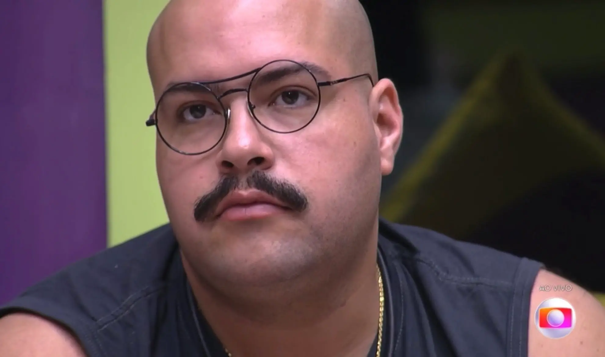 Imagem da notícia: Tiago se chateia por não participar de prova do líder e comenta vontade de gastar toda água da casa 