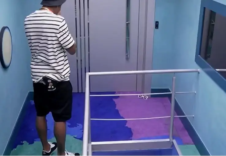 Imagem da notícia: Paulo André encontra óculos de Tiago Abravanel no quarto do líder depois da saída do amigo