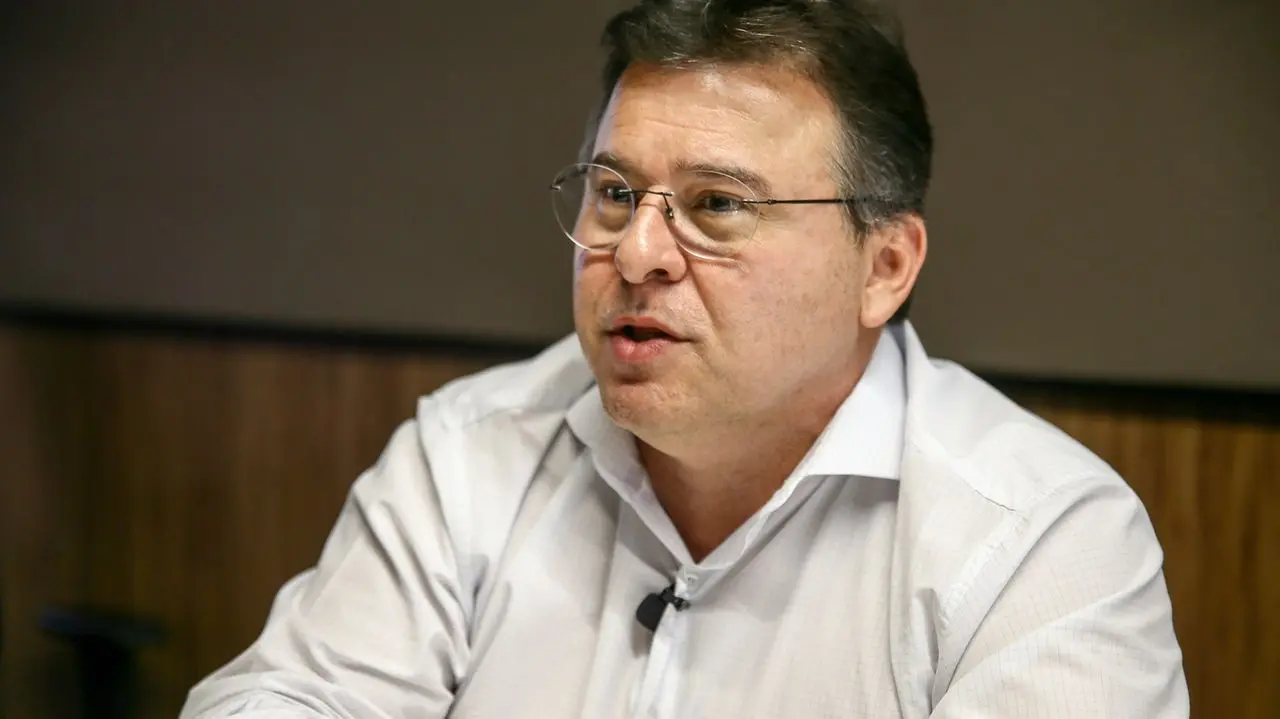 Robinson de Castro em entrevista no Sistema Verdes Mares
