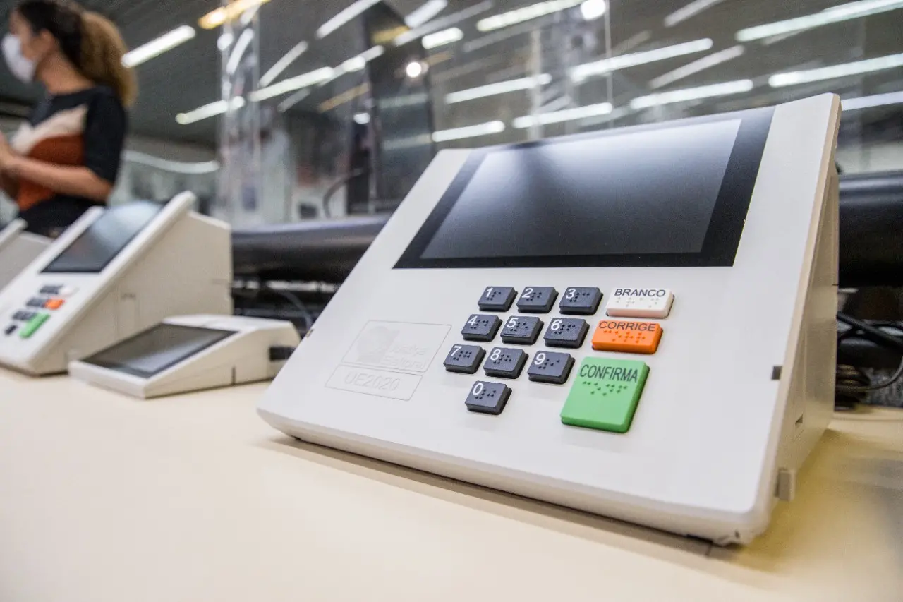 Imagem da notícia: Como tirar o título de eleitor online? Saiba o prazo para regularizar o documento