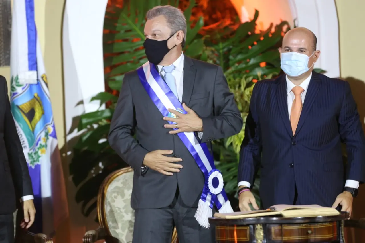 Imagem da notícia: O que a declaração de apoio de Sarto a Roberto Cláudio indica na sucessão de Camilo Santana
