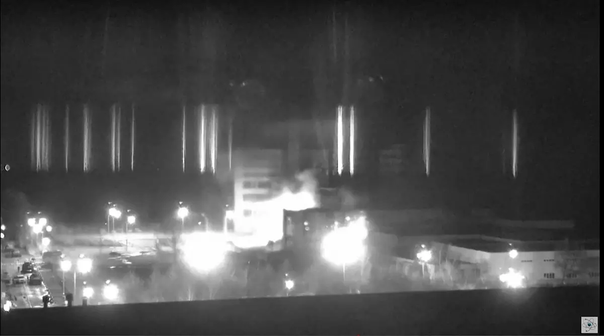 Imagem da notícia: Após bombardeio à usina, Ucrânia acusa Rússia de recorrer ao 'terror nuclear'