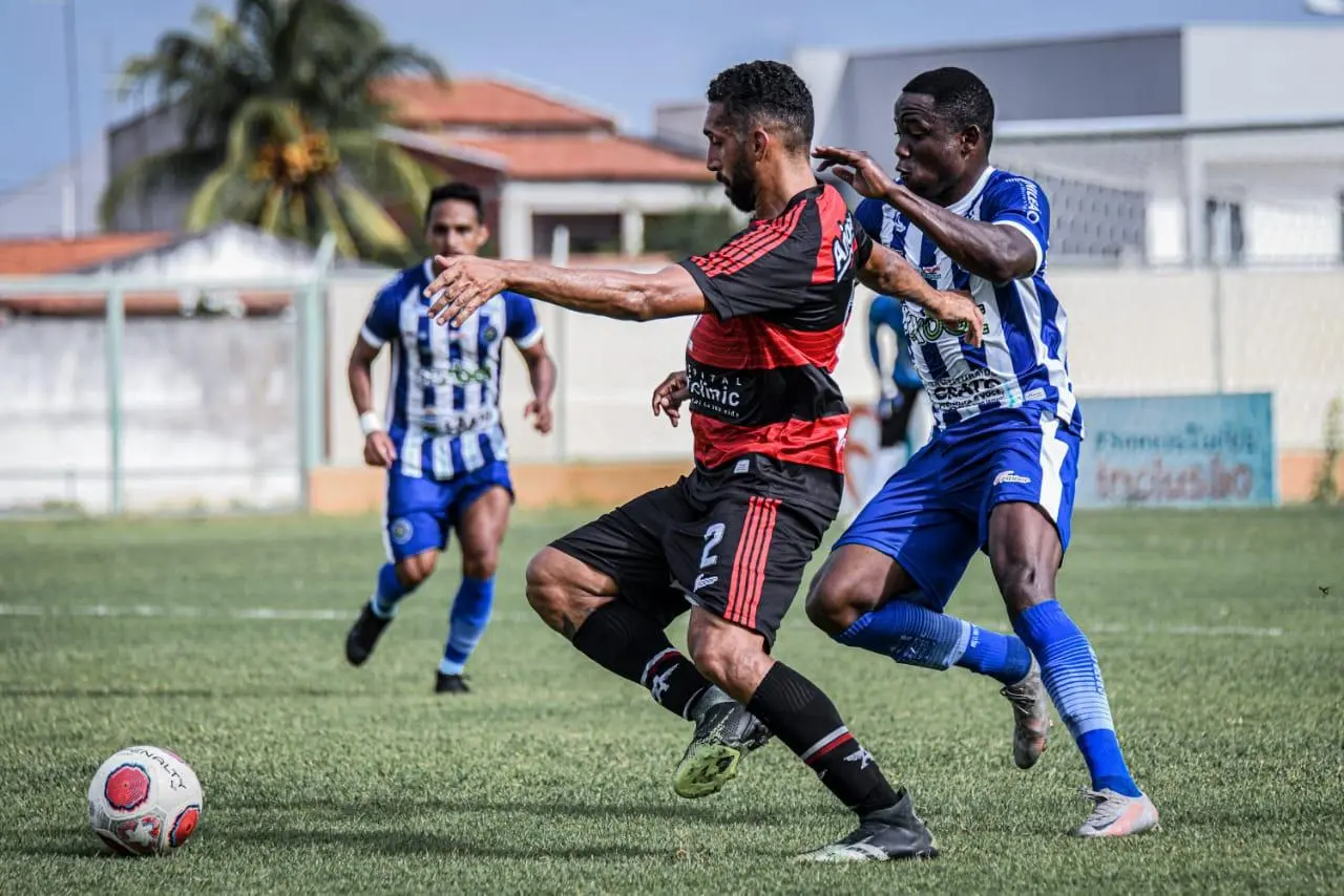 Crato e Atlético-CE em jogo pelo Cearense