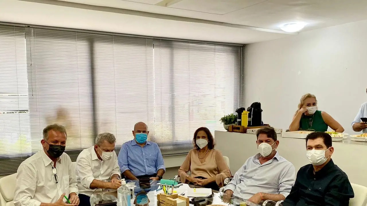 Imagem da notícia: Izolda e Roberto Cláudio partem na frente, mas corrida do PDT ainda está no início e terá obstáculos