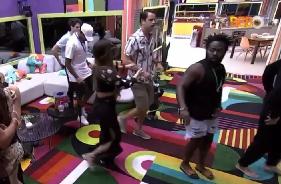 Imagem da notícia: Gustavo ignora Laís após paredão e inicia confusão no BBB 22:
