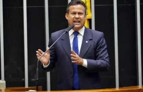 Imagem da notícia: Deputado do Espírito Santo faz comentário machista sobre militares ucranianas: 'sem nenhum canhão'