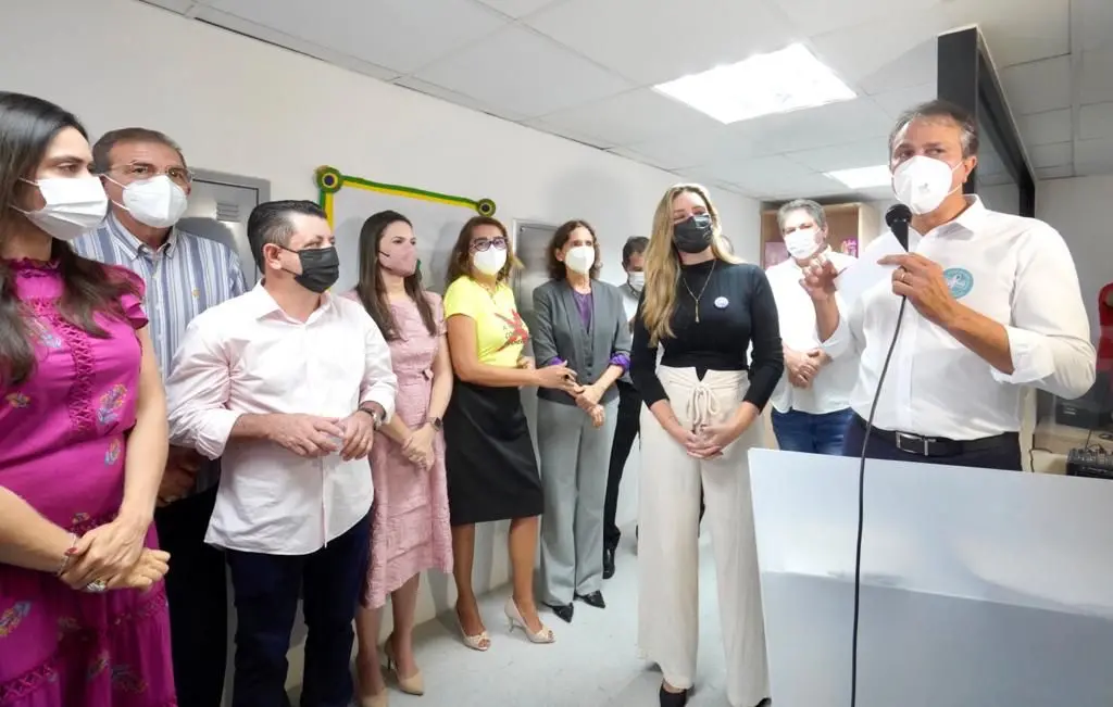 Imagem da notícia: Camilo Santana dá sinalização mais clara de que deve deixar o cargo para concorrer ao Senado