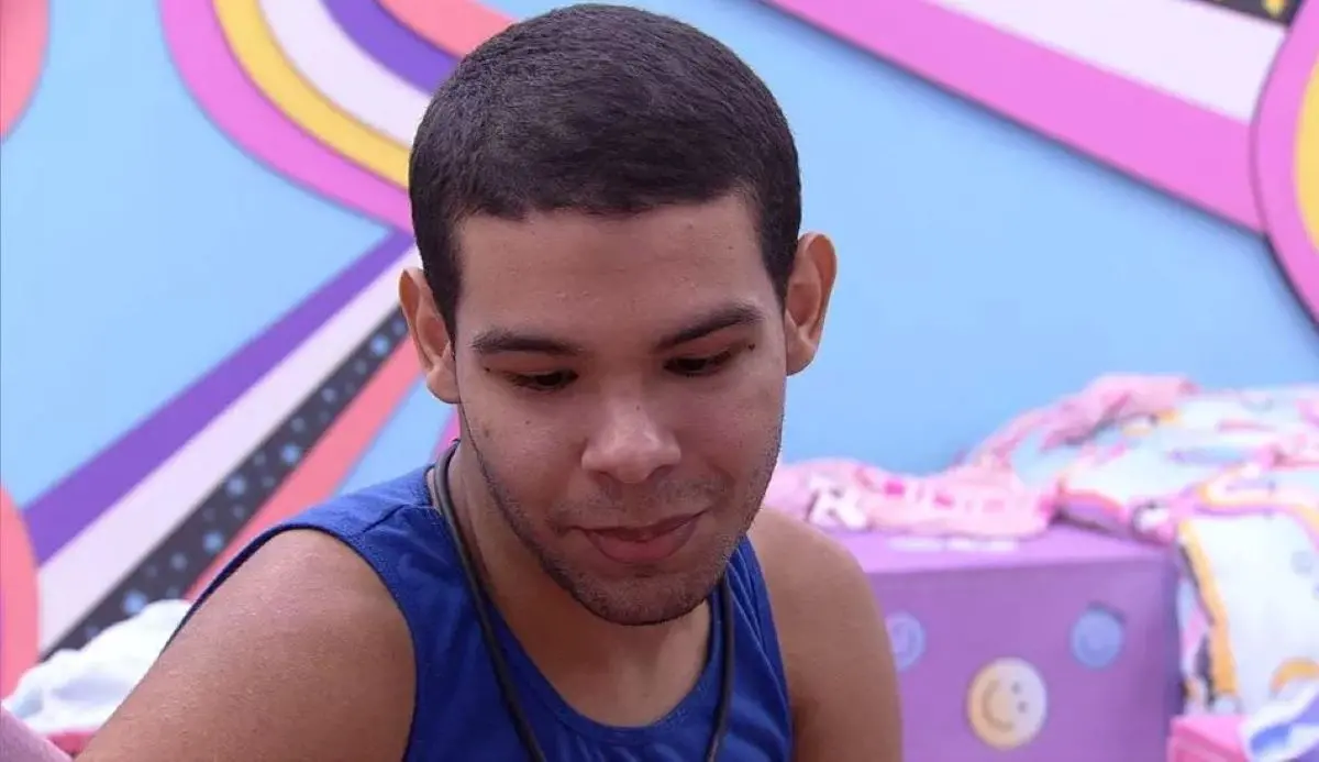 Imagem da notícia: Vyni se declara para Eliezer no BBB 22: 'Eu amo você e não espero reciprocidade'