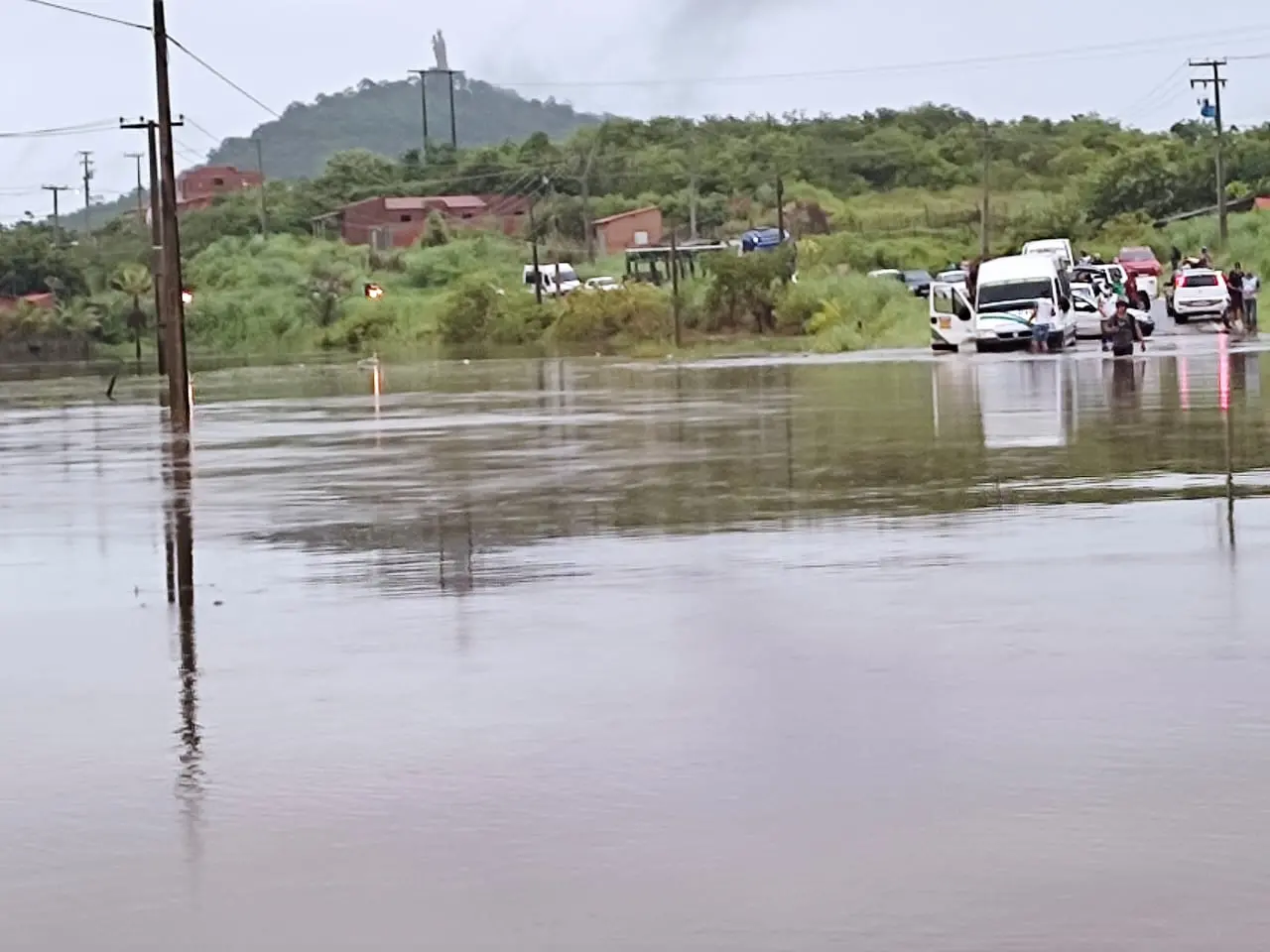 Imagem da notícia: Ceará tem chuvas em 90 municípios no intervalo de 24 horas; Centro-sul é a região mais atingida