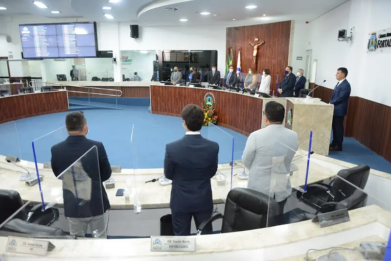 Imagem da notícia: Oposição na Câmara mira PL e União Brasil em busca de vaga de deputado nas eleições de outubro