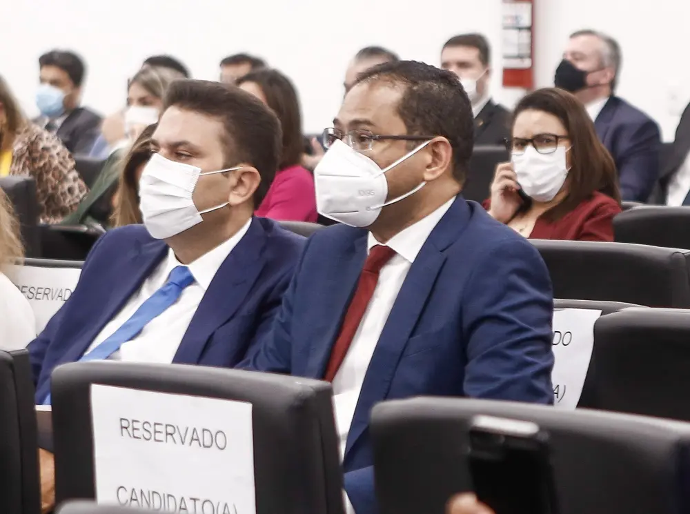 Imagem da notícia: André Costa e Everardo Lucena são mais votados na lista da OAB-CE para cargo de desembargador; veja lista