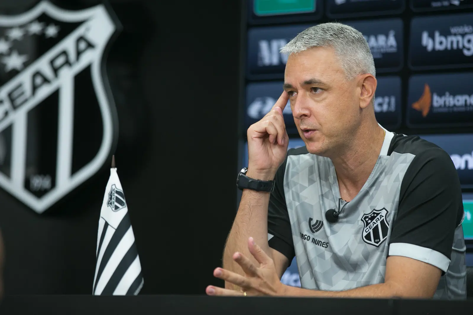 Imagem da notícia Com 33 jogadores, Ceará avalia elenco e pode ter mais saídas na temporada de 2022