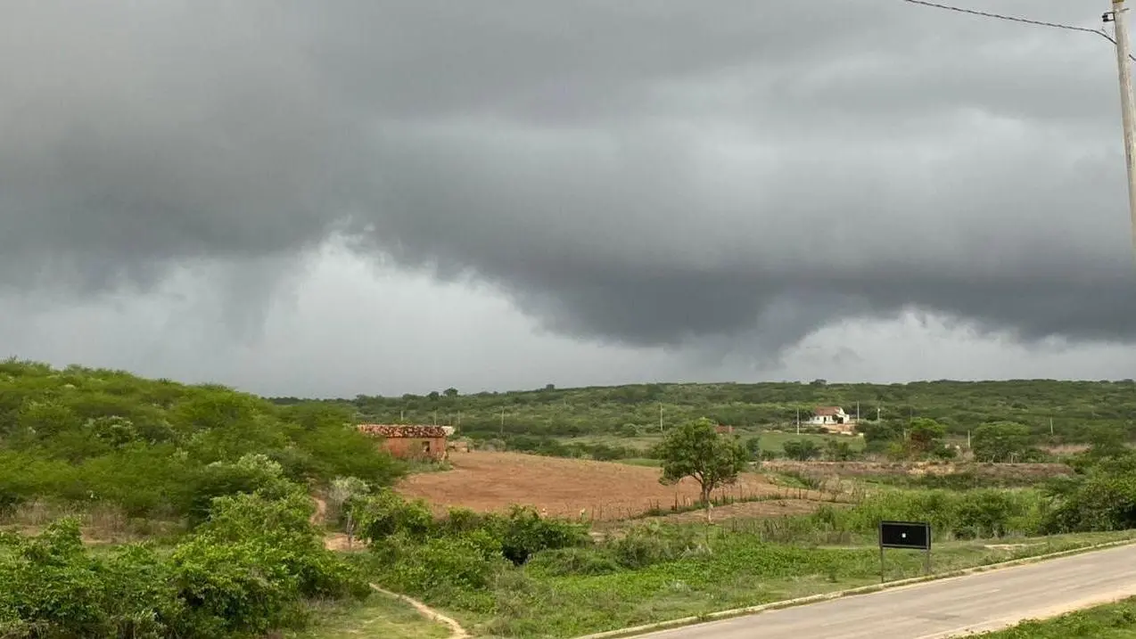 Imagem da notícia: Ceará registra chuva em mais de 80 municípios em 24 horas; veja previsão do tempo