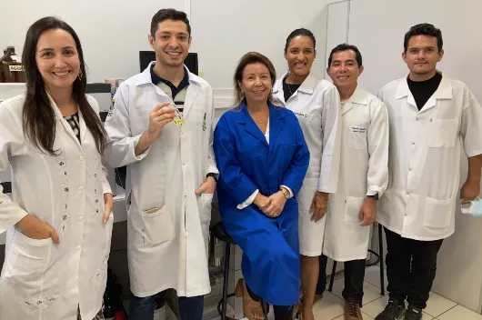 Os estudos são desenvolvidos no Laboratório de Polímeros e Inovação de Materiais (LabPIM/UFC), em parceria com laboratórios do IFCE e UFRGS.