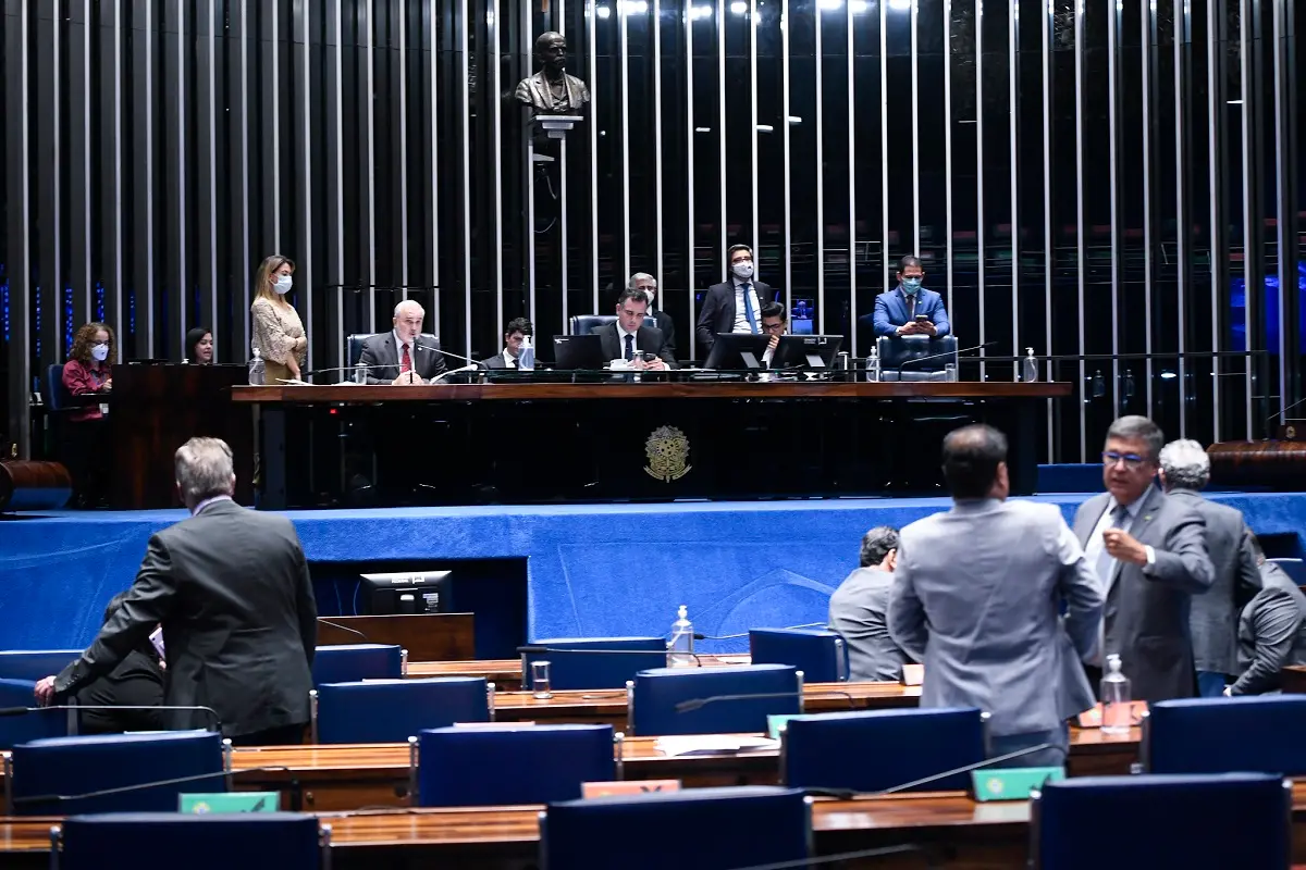 Imagem da notícia: Máscaras não serão mais exigidas para ter acesso ao Senado Federal